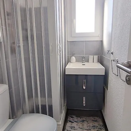 Climatise Avec Parking, 4 Pers., St-pierre-la-mer - Fr-1-795-76 * Narbonne
